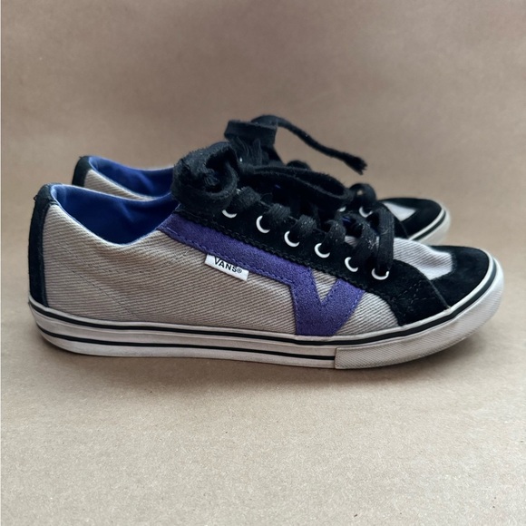 Vans Shoes - Vans Purple & Black & Tan Old Skool Frayed Laces Canvas Sneakers. Size 8